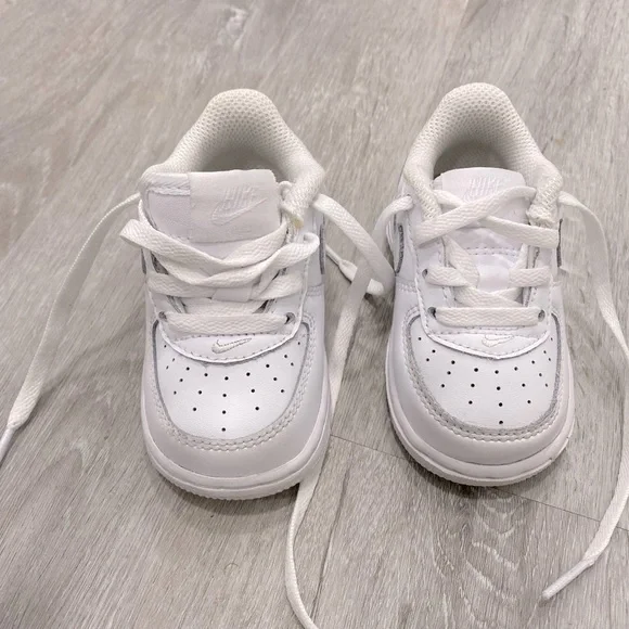 Girls Nike Airforce 1 size 4c original box available with purchase - Picture 1 of 5